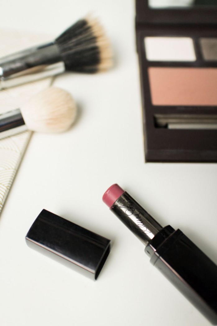 STYLETAXI_Laura_Mercier_Beauty_Blogger_Sample_Daring_by_night_Eye_Cheek_Colour_Palette_03
