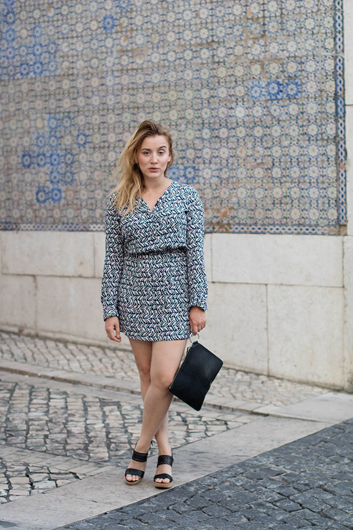 blue-white-pattern-dress_2